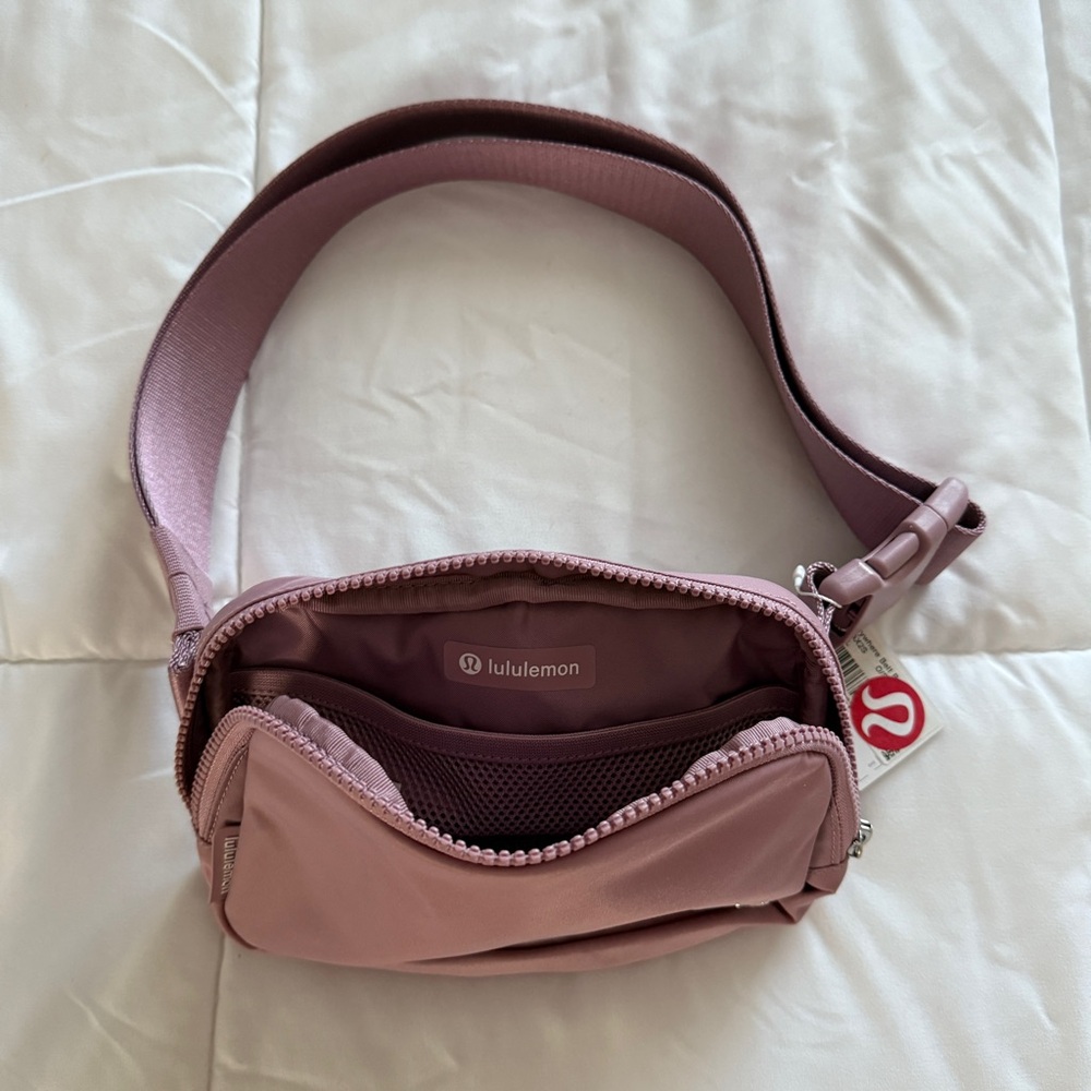 Lululemon Everywhere Belt Bag